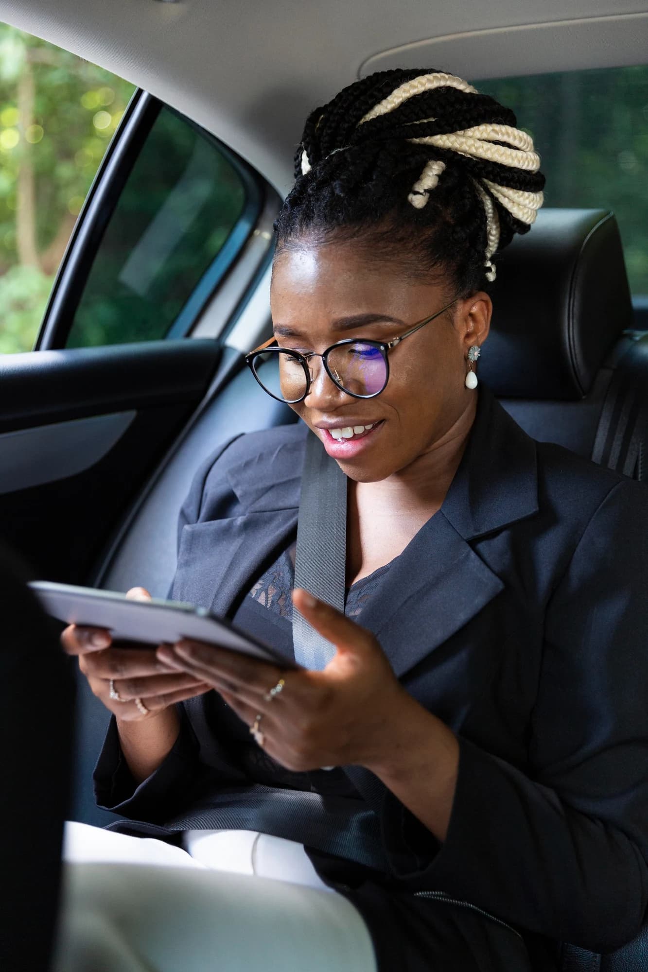 Citoyenne consultant le service en ligne
